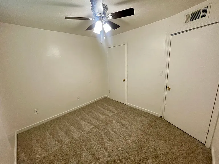 154 Crestview Apartments! 2 Bed/1 Bath Units Available for Lease! Brandon 042 — Photo 5