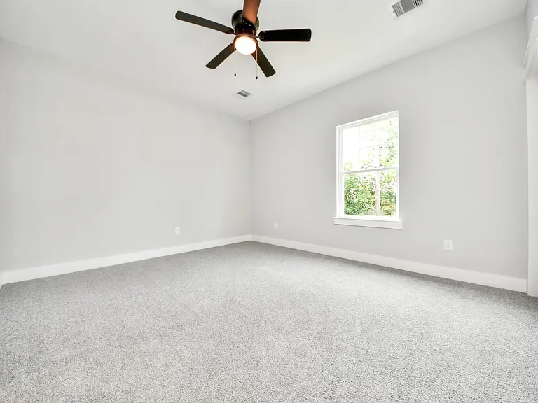 1307 Laskey St — Photo 31