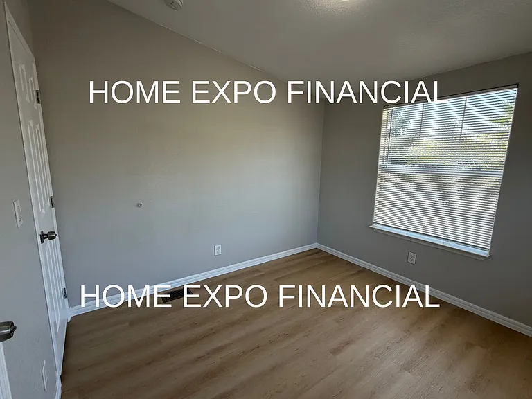 26590 Franklin Ave — Photo 19
