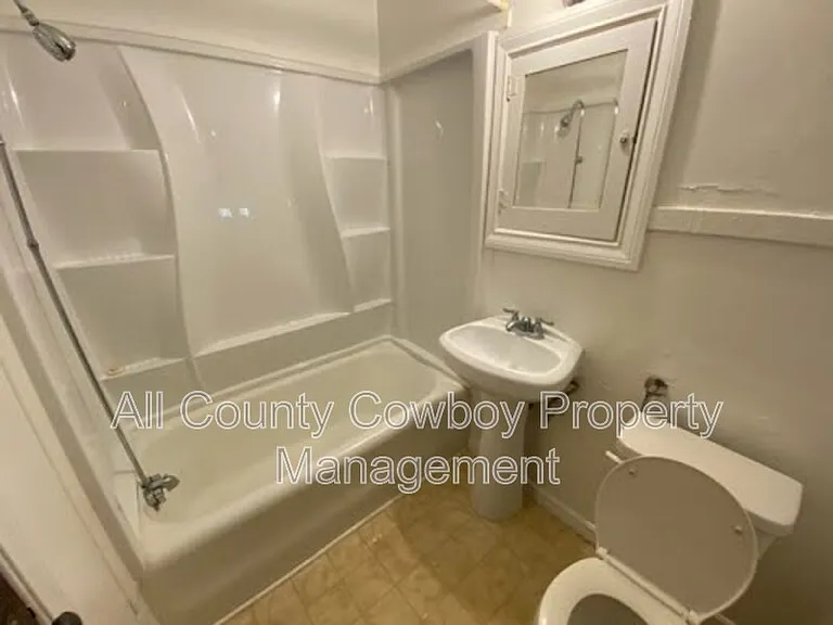 769 N 8th St #2 — Photo 7