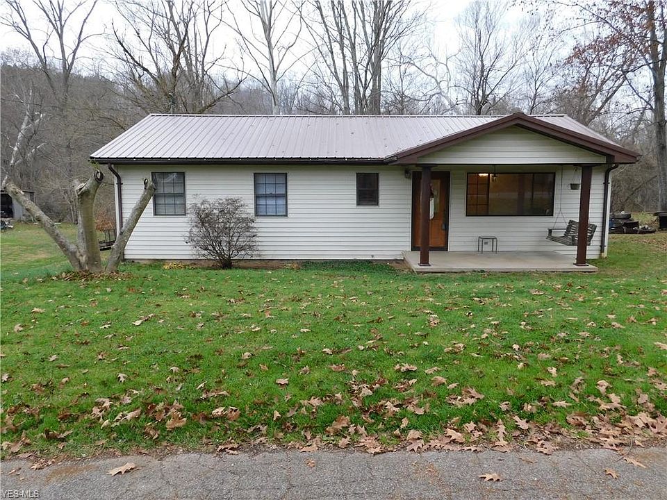 1st image of 131 Holly Dr
