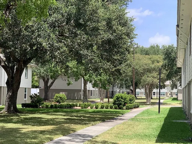 Treemont Apartments — Photo 35