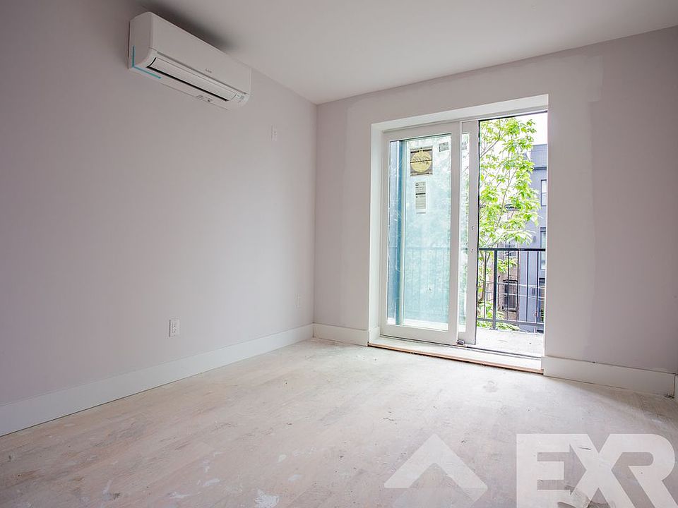 1st image of 234 Quincy St APT 4