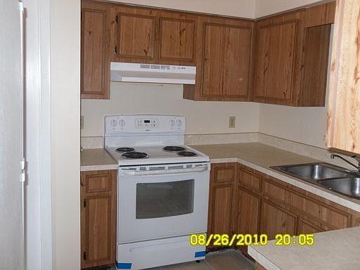 3rd image of 3 Sandalwood Ct