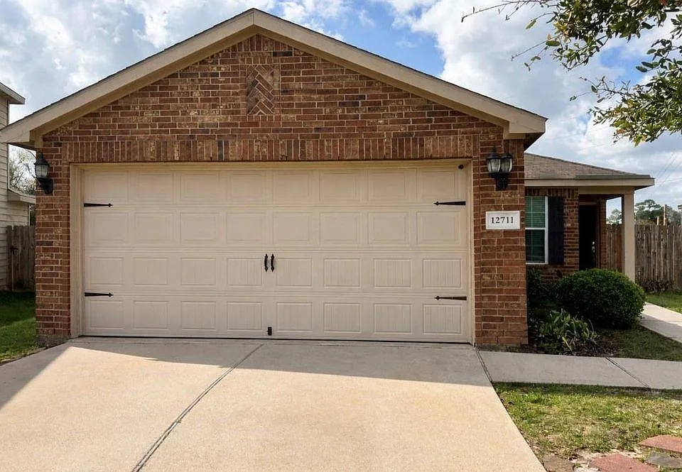 12711 Mystic Water Ln