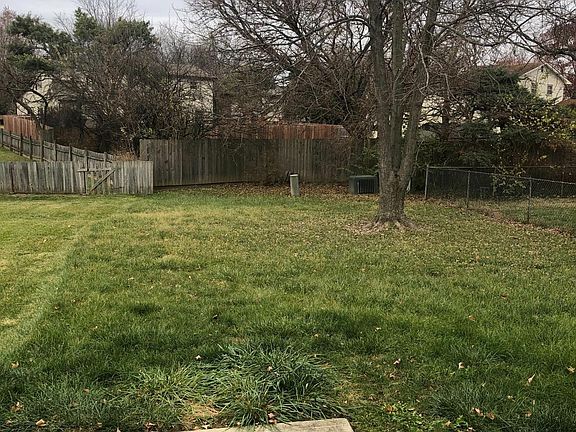 4th image of 1940 Hampstead Dr