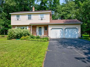 3 Raspberry Dr, Malta, NY 12020