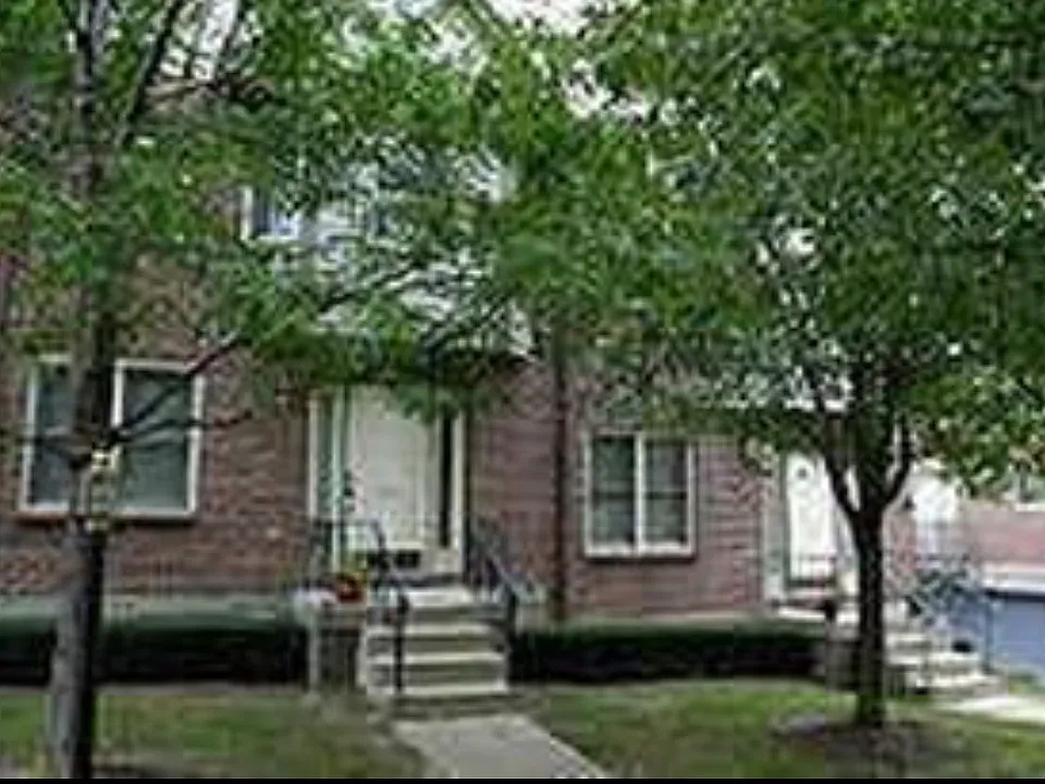 504 E 10th St