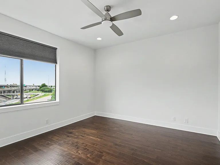 1606 N Hackberry St #102 — Photo 14