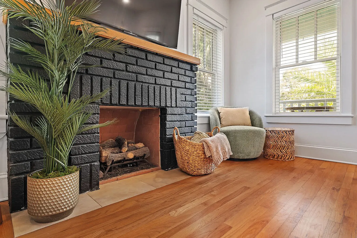 1 bed, 1.0 bath, 495 sqft, $5,498 — Photo 4