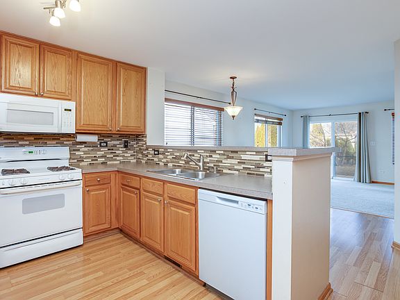5th image of 2459 Mayfield Dr