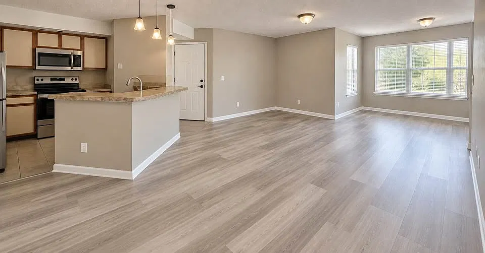 4536 Commander Dr — Photo 2