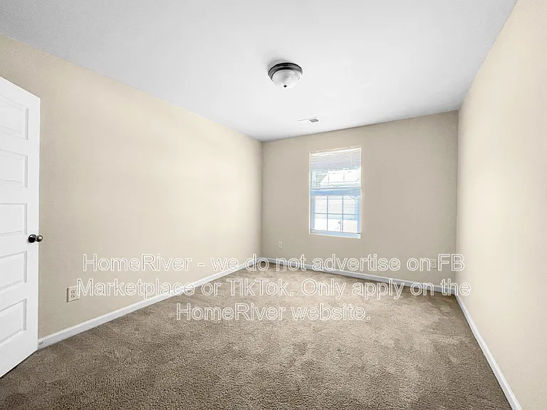 253 Lantana Xing — Photo 6