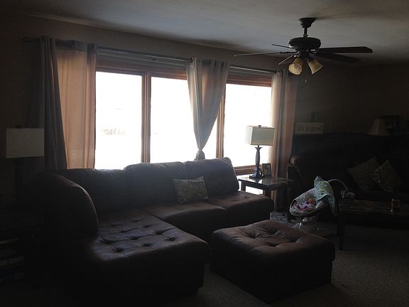 4th image of 726 N Hilltop Dr
