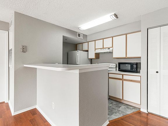 5th image of 2202 Key West Ct APT 621