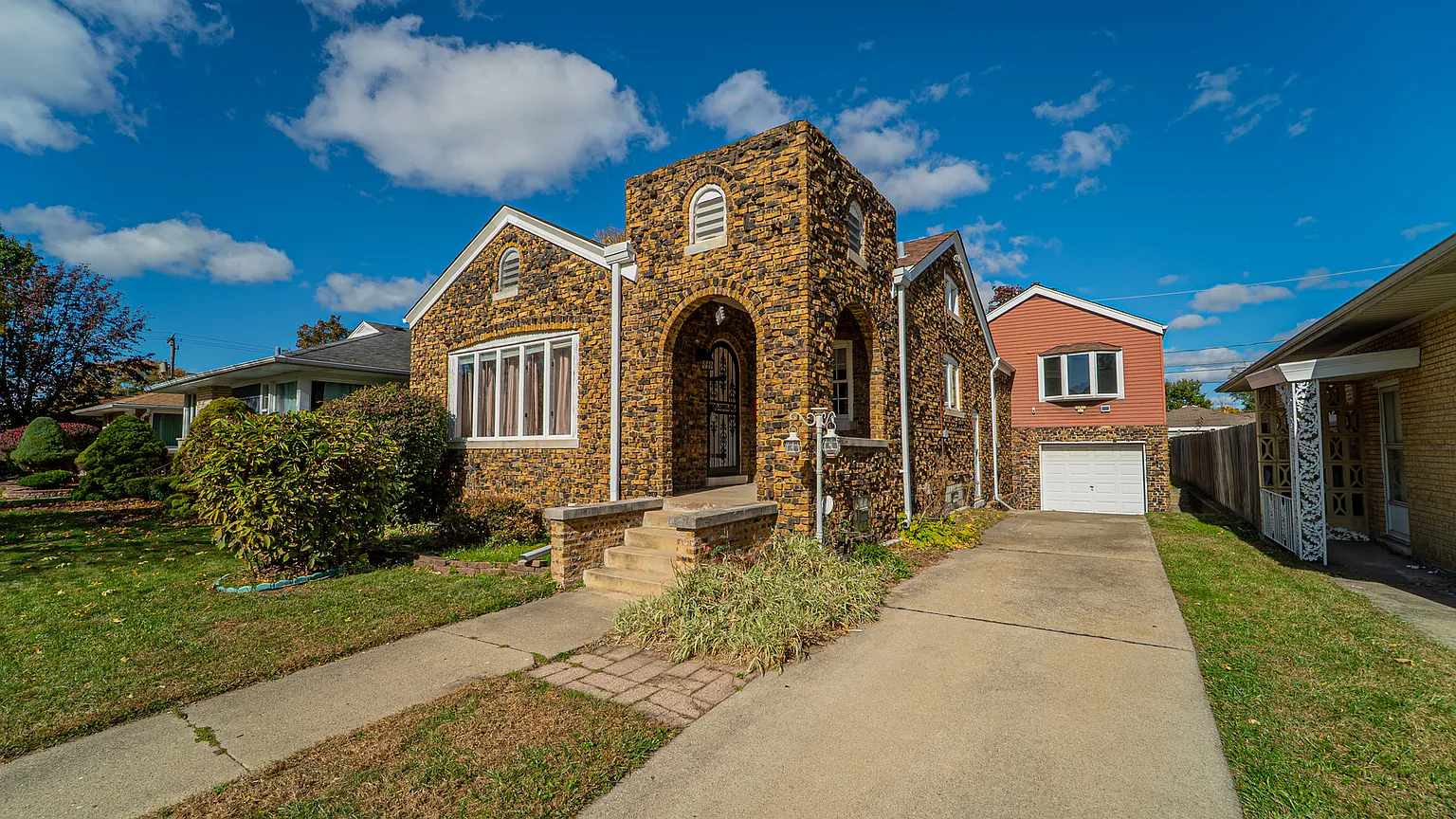 122 Elizabeth St photo 1