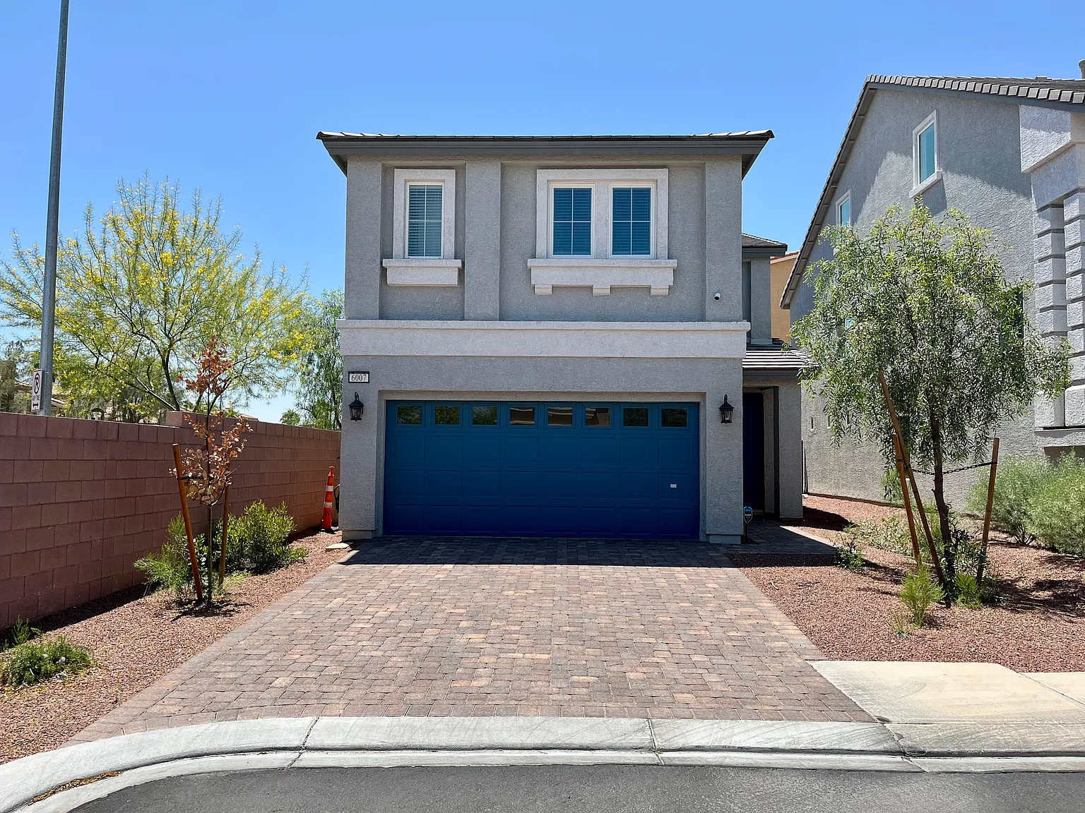4 bed, 2.5 bath, 2161 sqft, $2,400 — Photo 2