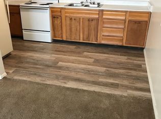 1124 SW Lane St APT 5, Topeka, KS 66604