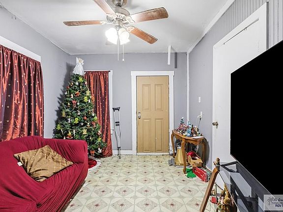 4th image of 170 Hidalgo St