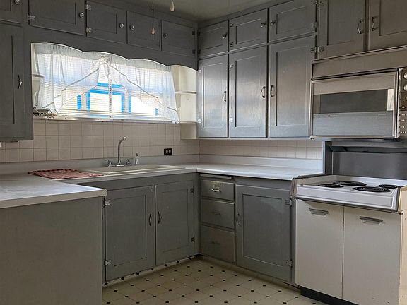 5th image of 1329 4th St