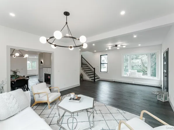 21 Mackey Avenue, Port Washington, NY 11050