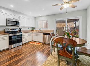 241 Espanas Gln, Escondido, CA 92026
