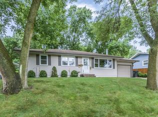 2041 Carolina Dr NE, Cedar Rapids, IA 52402