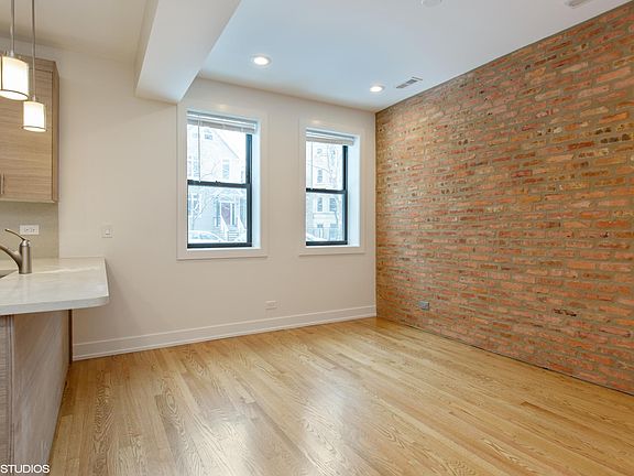 2nd image of 5039 N Winchester Ave #1