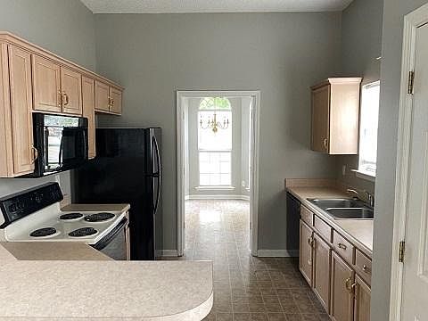 3rd image of 1147 Red Fern Cir E