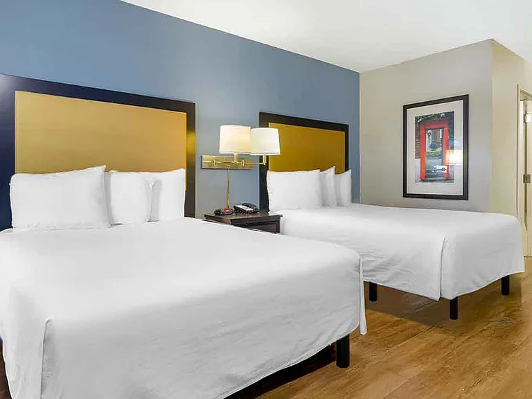 Studio Suite - 2 Full Beds