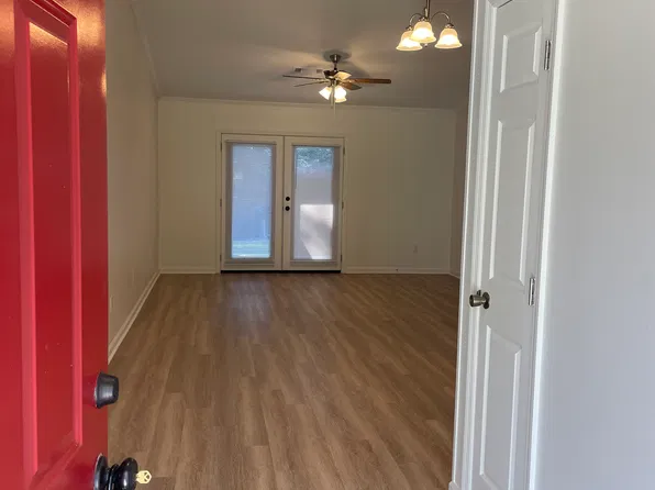 323 Somerset Dr, Warner Robins, GA 31088