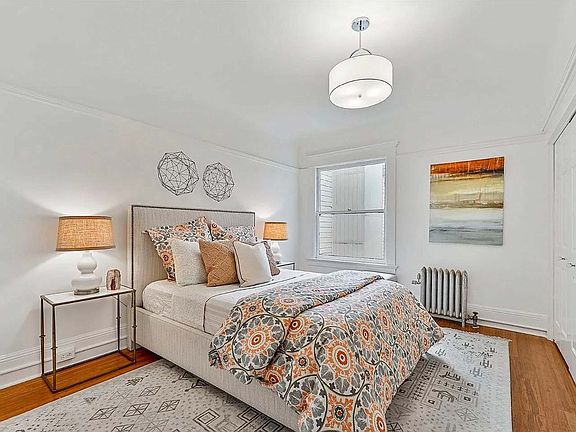 4th image of 1855 Sacramento St APT 12