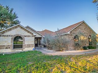 504 W Sullivan St, Skidmore, TX 78389