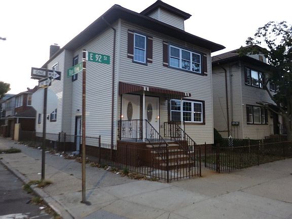 2nd image of 1040 E 92nd St