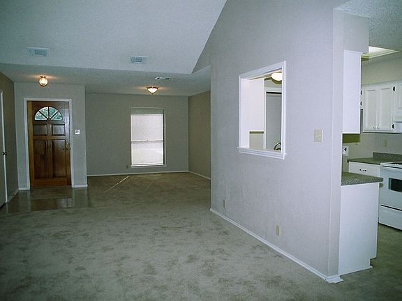 Entry & Dining
