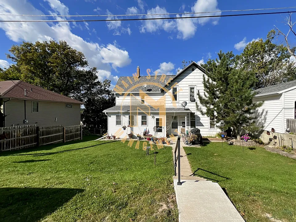 424 Dixon St