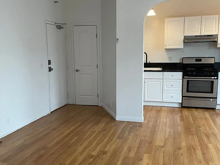 "Lofts @ Larchmont"- Lofts at Larchmont LLC — Photo 8