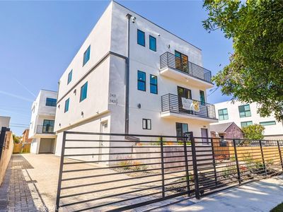 2421 Carmona Ave, Los Angeles, CA, 90016