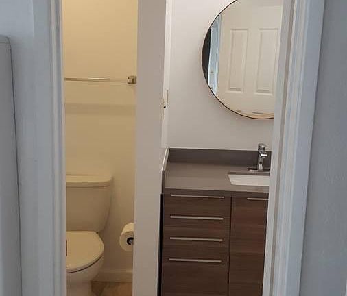 3rd image of 2711 Blenheim Ave #4