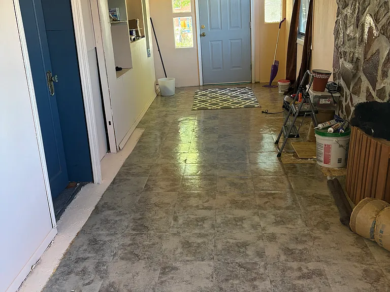 New tiled back room / freshly painted