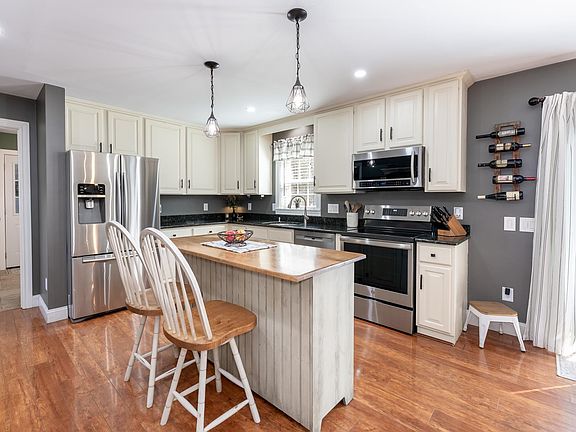 5th image of 67 Bedford Avenue