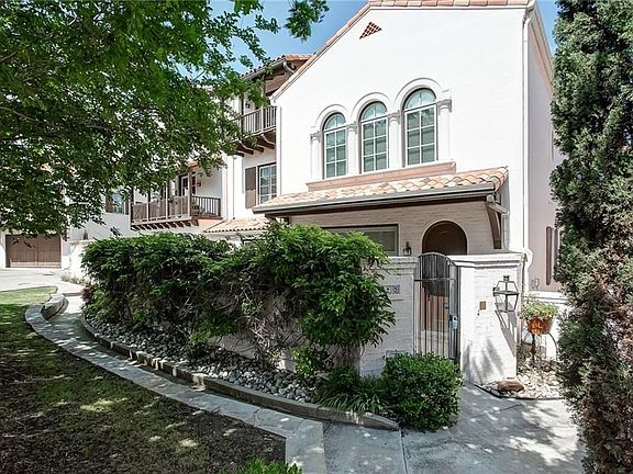 2nd image of 220 Casa Blanca Cir