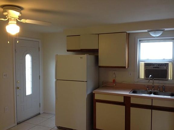 5th image of 373 Johnston Ave