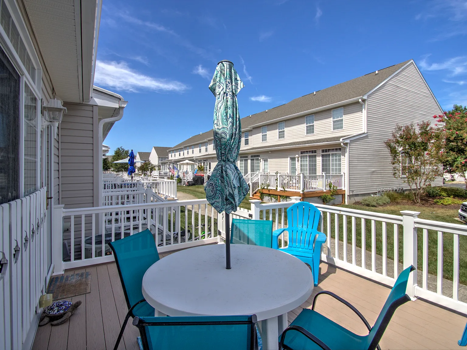 3 bed, 2.5 bath, 1520 sqft, $1,800 — Photo 3