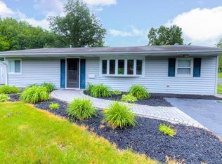 16 Kingsley Rd, Kendall Park, NJ 08824