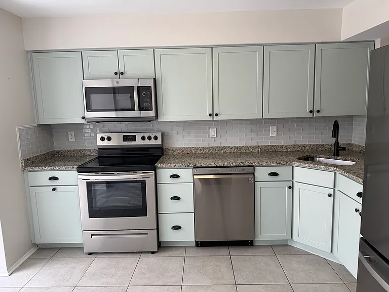 7804 Old Farm Ln — Photo 3