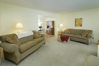 4th image of 795 Scott View Dr NE