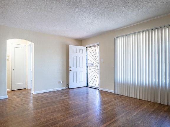 4th image of 239 S 43rd St