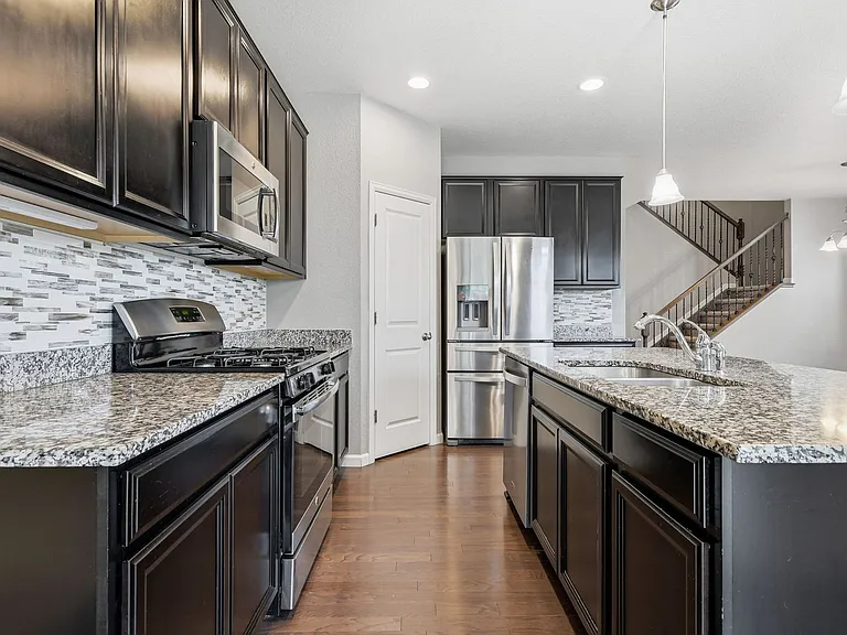 614 W 170th Pl — Photo 23