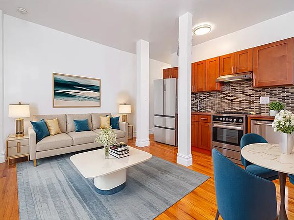 2nd image of 164 Waverly Pl APT 4C